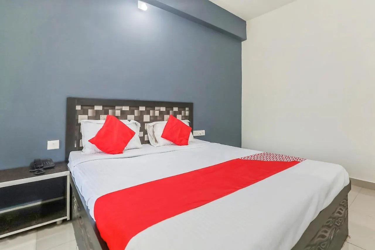 Oyo 24602 City Residence Mangalapadi